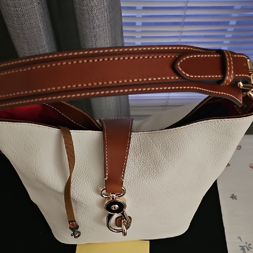 Dooney & Bourke White and Brown Shoulder Bag - Picture 3 of 7